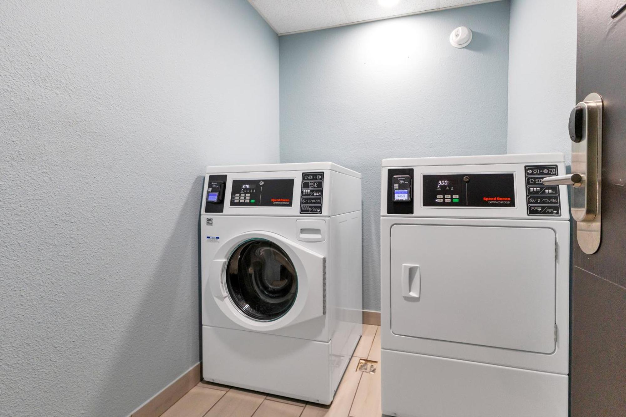 La Quinta Inn & Suites By Wyndham Jacksonville Mandarin Bagian luar foto