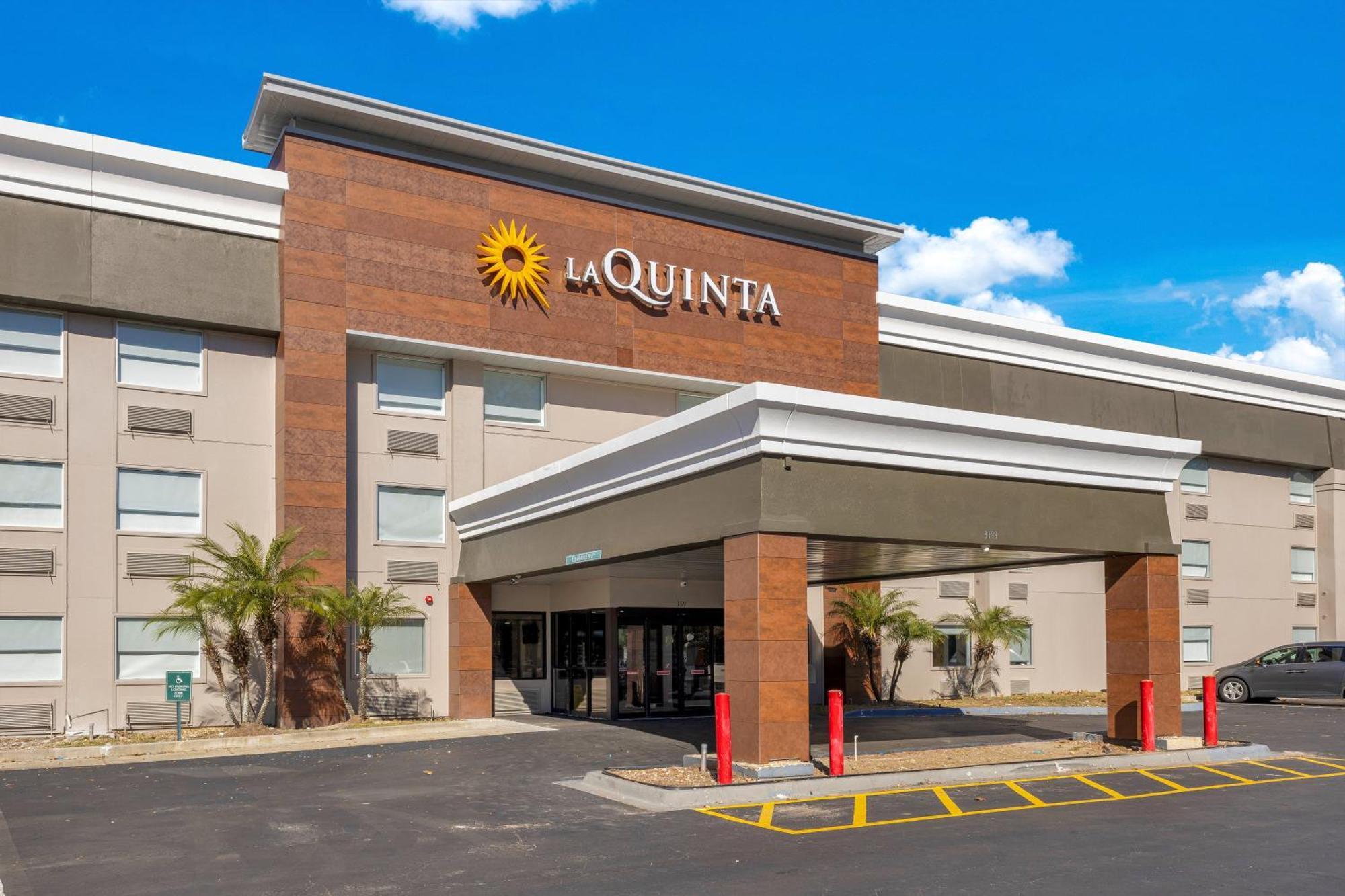 La Quinta Inn & Suites By Wyndham Jacksonville Mandarin Bagian luar foto