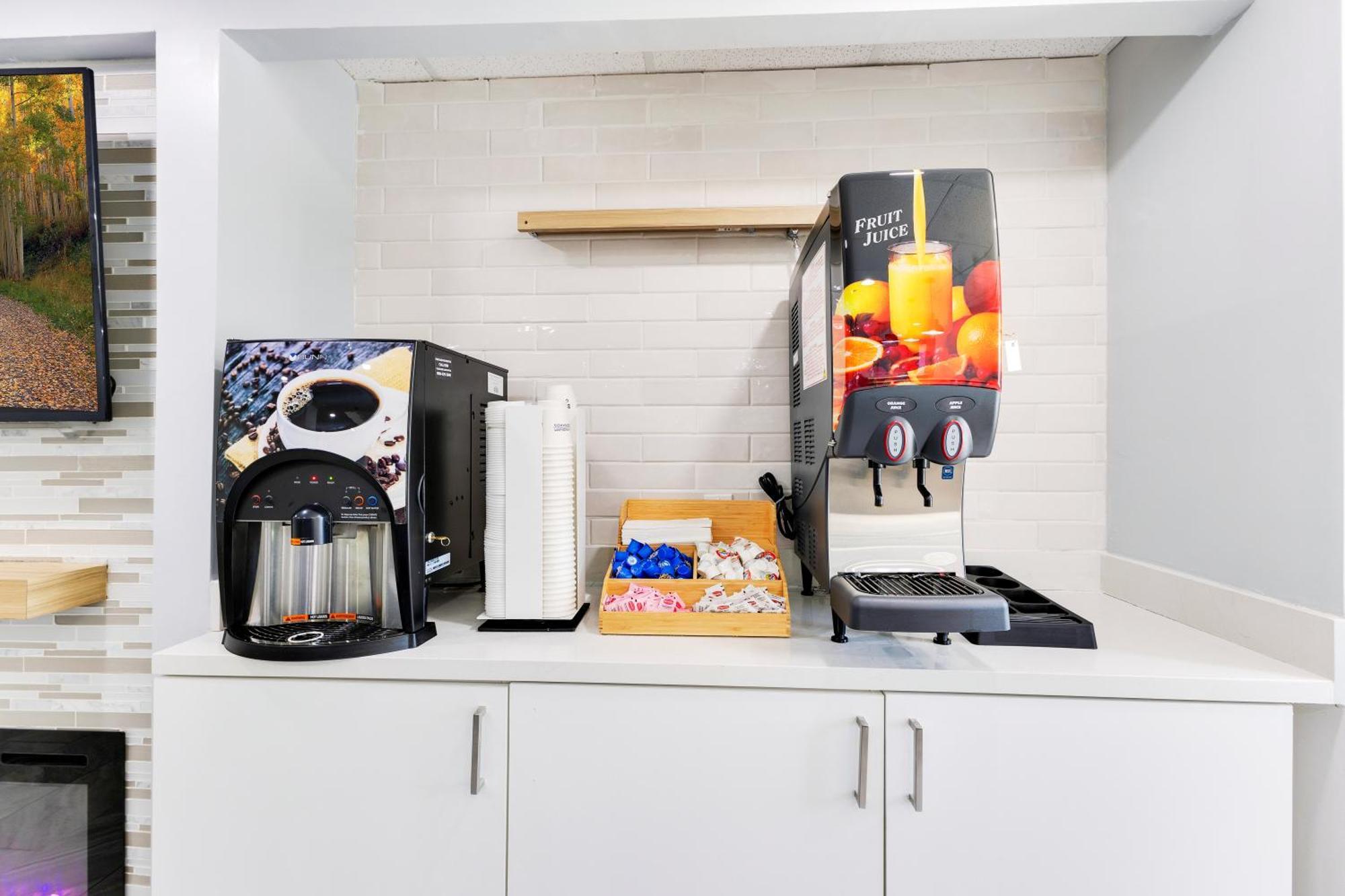 La Quinta Inn & Suites By Wyndham Jacksonville Mandarin Bagian luar foto
