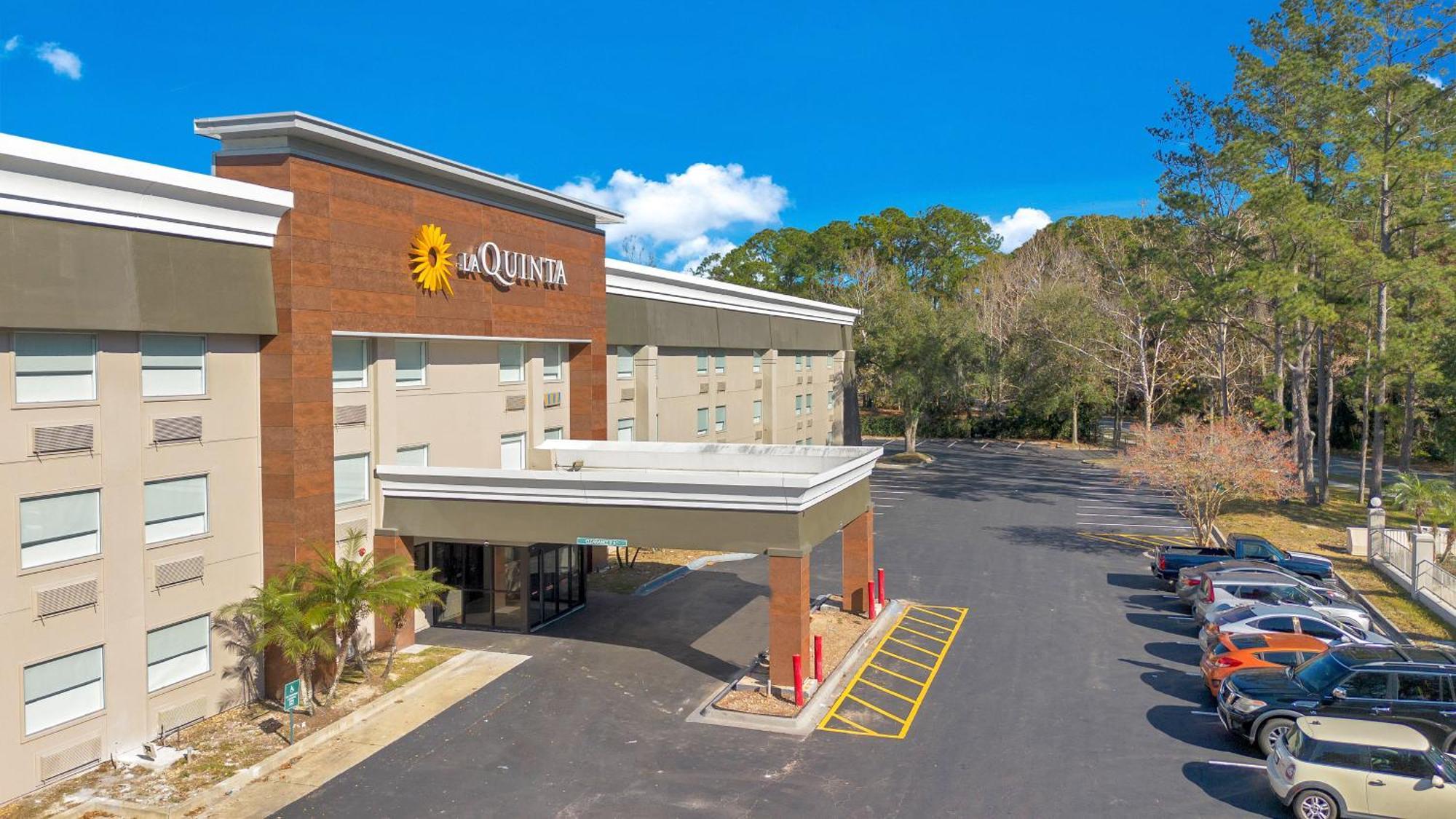 La Quinta Inn & Suites By Wyndham Jacksonville Mandarin Bagian luar foto