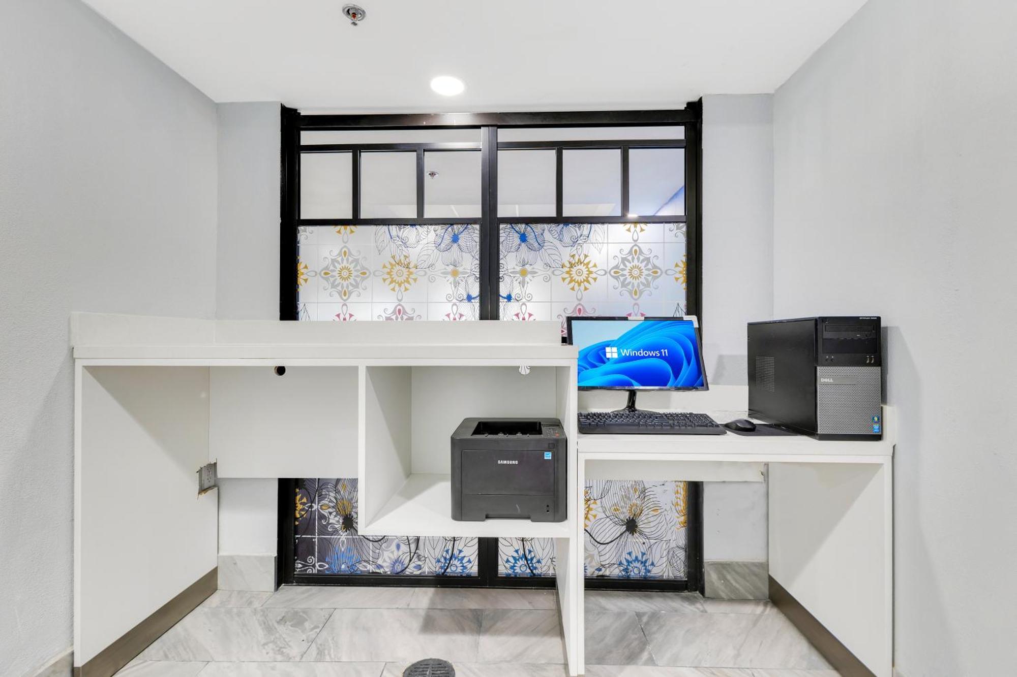La Quinta Inn & Suites By Wyndham Jacksonville Mandarin Bagian luar foto