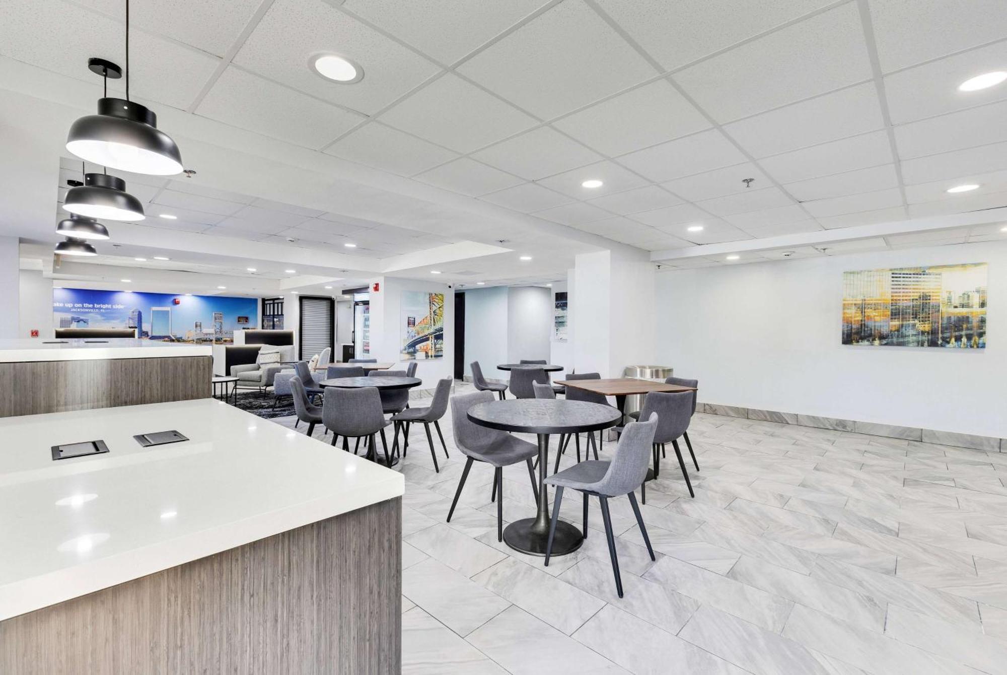 La Quinta Inn & Suites By Wyndham Jacksonville Mandarin Bagian luar foto
