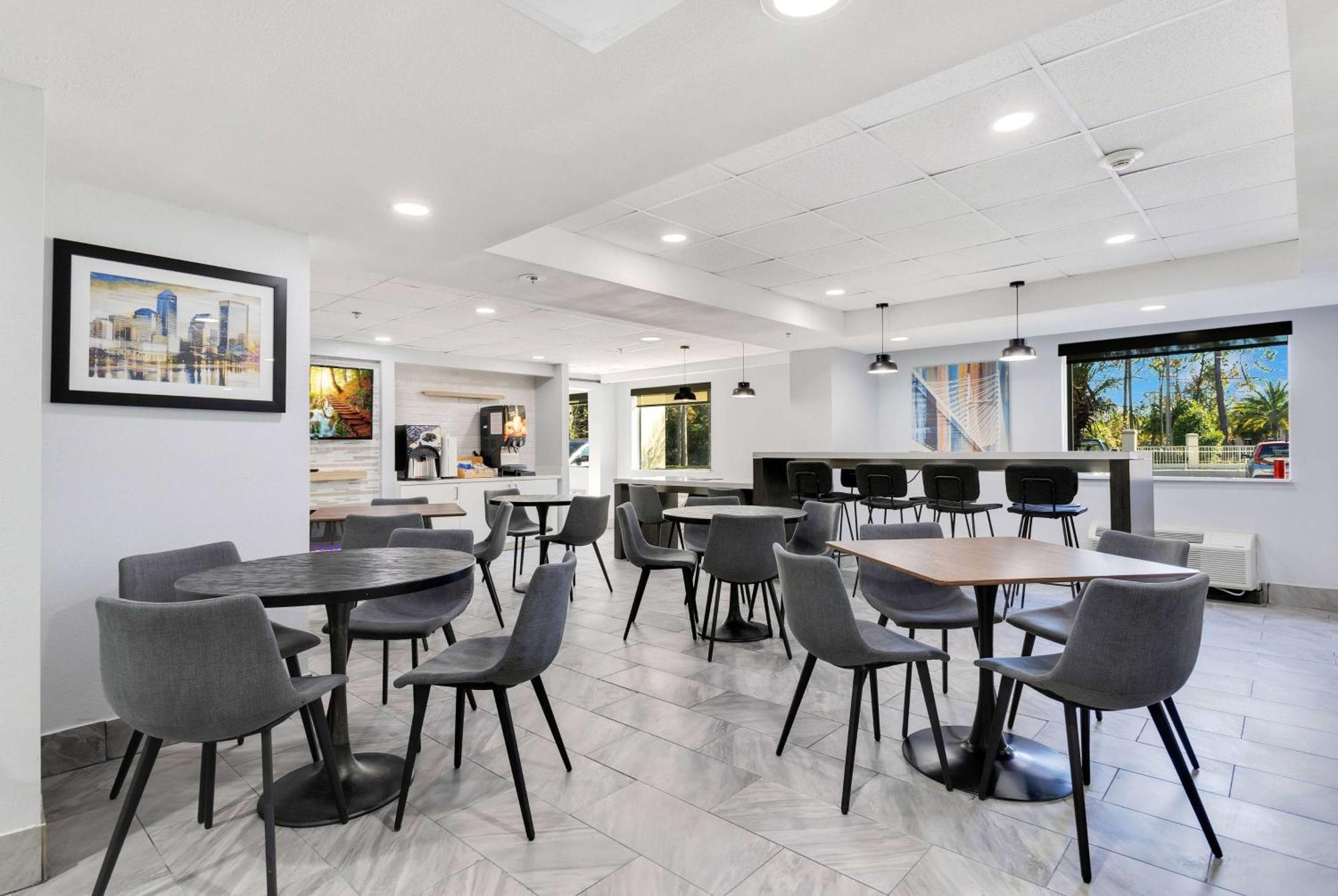 La Quinta Inn & Suites By Wyndham Jacksonville Mandarin Bagian luar foto