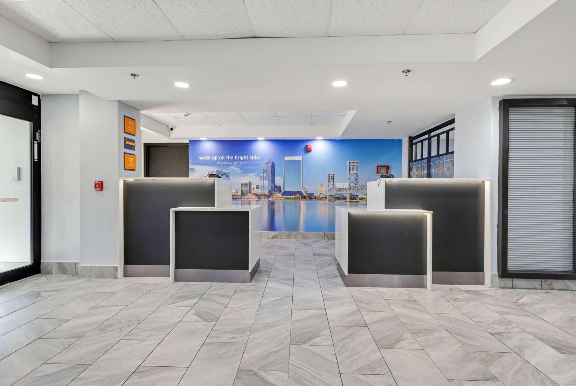La Quinta Inn & Suites By Wyndham Jacksonville Mandarin Bagian luar foto